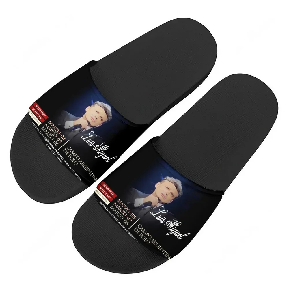 Water Shoes - Chaussons de chanteur mexicain Luis Miguel,